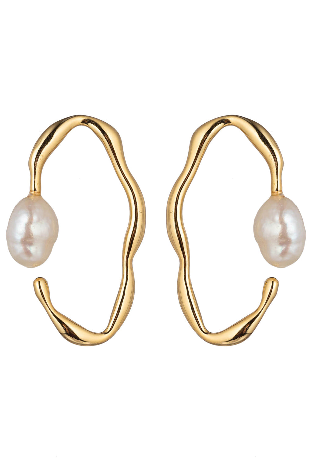 Alice Shell Pearl Earring: Ocean-Inspired Elegance.