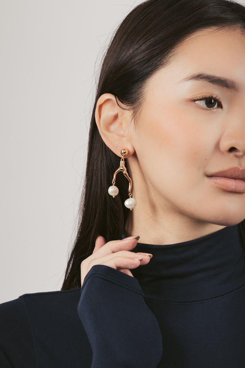 Astrid Golden Drop Earrings