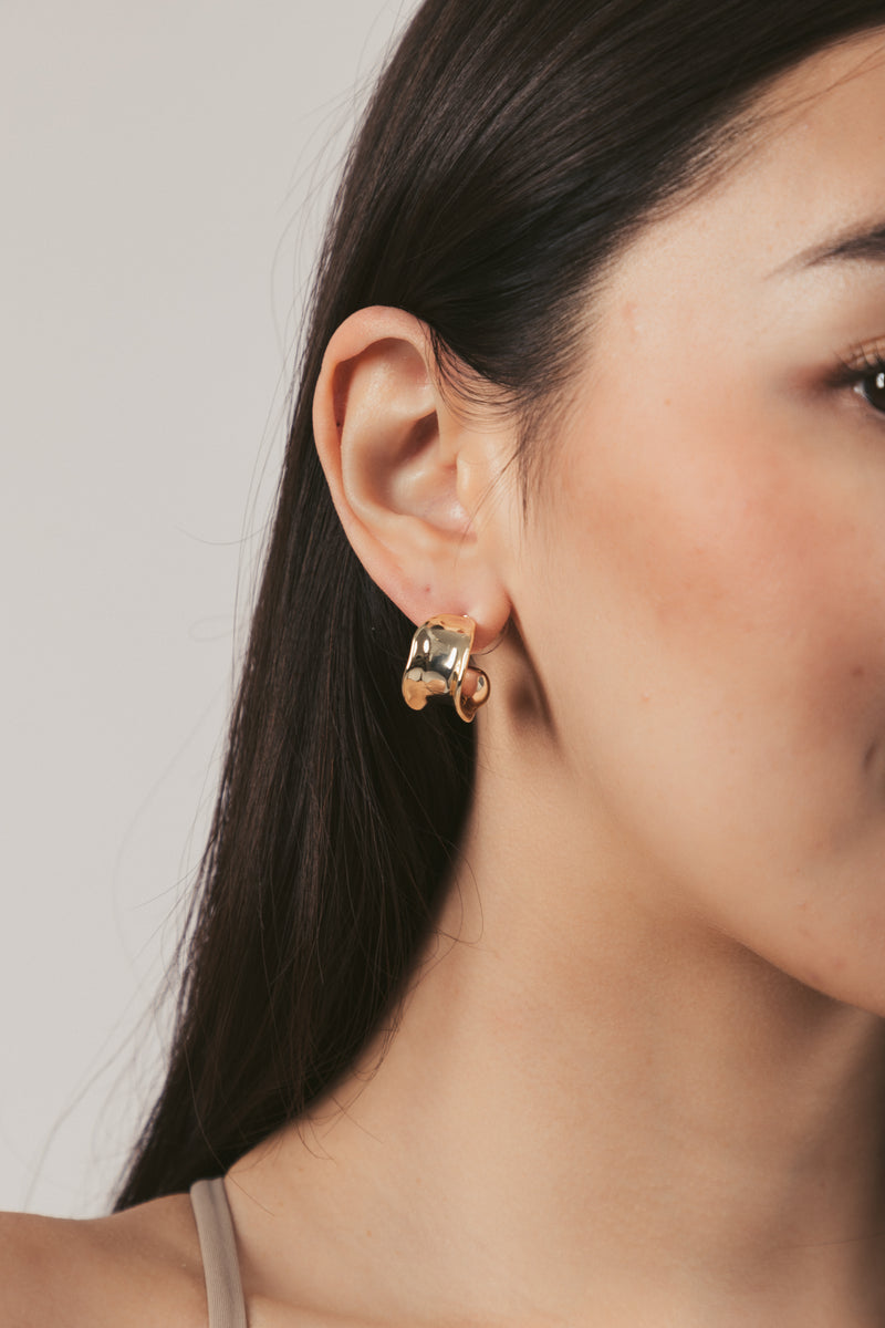 Amelia C-Hoop Earring