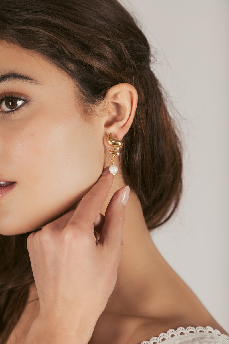 Ariana Drop Earrings