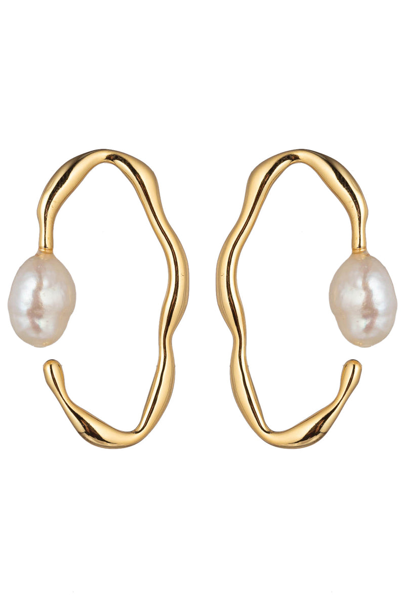 Alice Shell Pearl Earring: Ocean-Inspired Elegance.